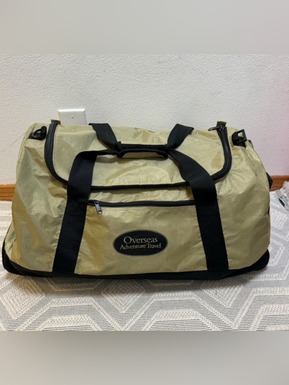 Lightweight Rolling Travel Duffel Bag – Overseas Adventure Travel